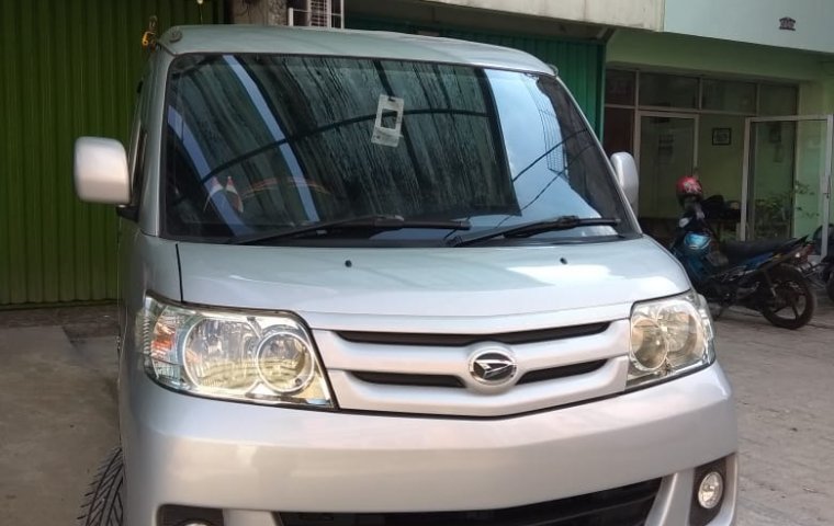 Jual mobil Daihatsu Luxio D 1.5 2012 dengan harga terjangkau 