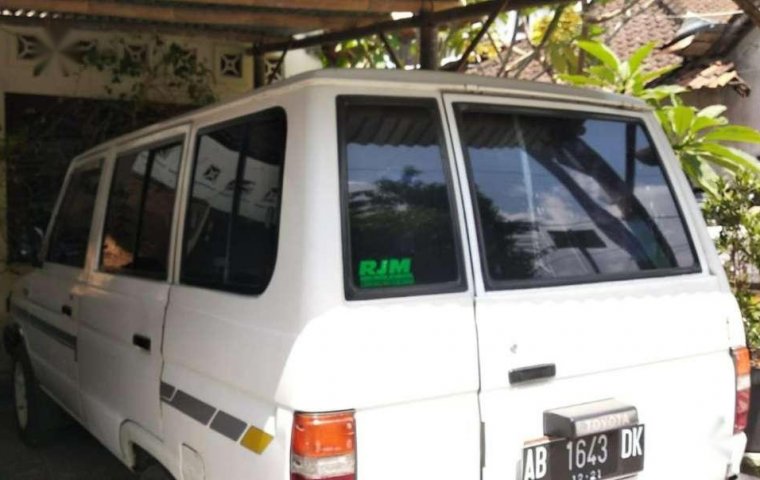 DIY Yogyakarta, Toyota Kijang 1989 kondisi terawat