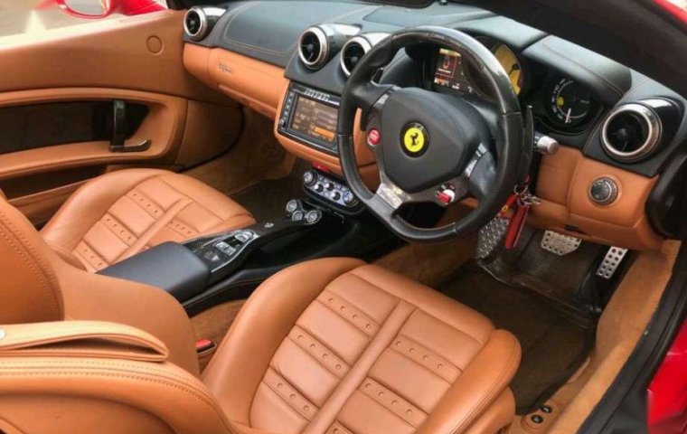 Mobil Ferrari California 2013 terbaik di DKI Jakarta