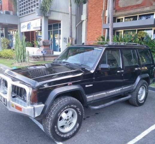 Jual Jeep Cherokee 2000 harga murah di Bali