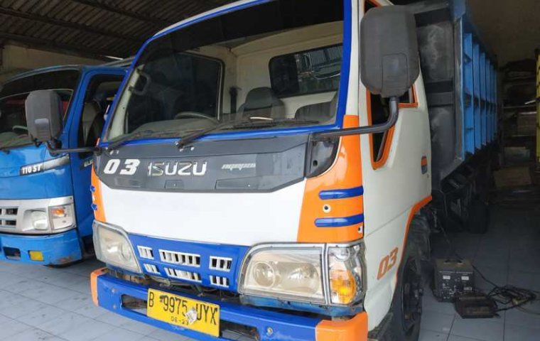 Dijual mobil bekas Isuzu Elf NKR Truck 2.8 Manual 2013, DIY Yogyakarta 