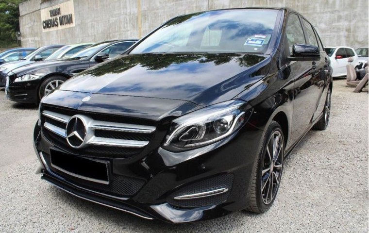 Jawa Timur, dijual mobil Mercedes Benz B200 2016 Sport AMG Line Bukan Urban