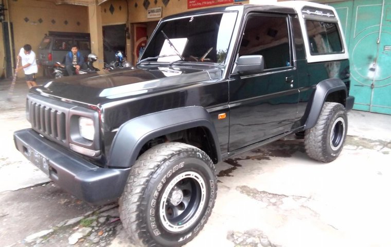 Jual mobil bekas Daihatsu Rocky Independent 2.8 Manual 2003 dengan harag murah di Sumatra Utara