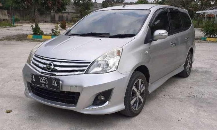 Mobil Nissan Grand Livina 2013 Highway Star terbaik di Banten