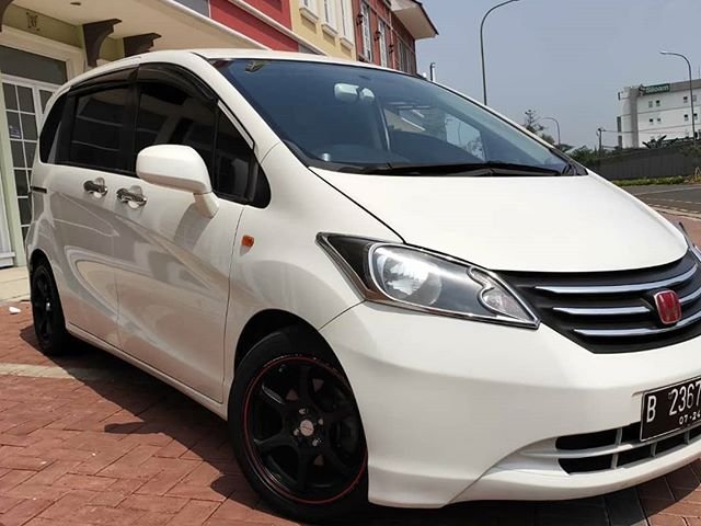 Kalimantan Tengah, dijual mobil Honda Freed 1.5 NA 2012 murah