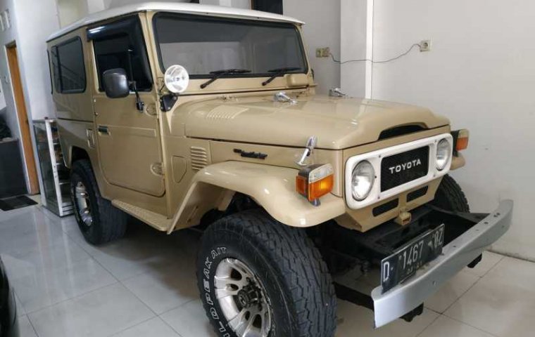 Jual mobil bekas murah Toyota Land Cruiser 4.0 Manual 1990 di DIY Yogyakarta