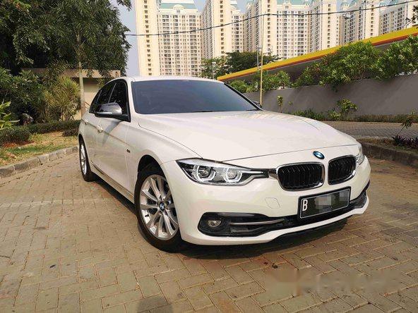 Mobil BMW 3 Series 2016 320i terbaik di DKI Jakarta