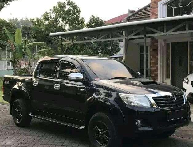 Sulawesi Barat, Toyota Hilux 2014 kondisi terawat