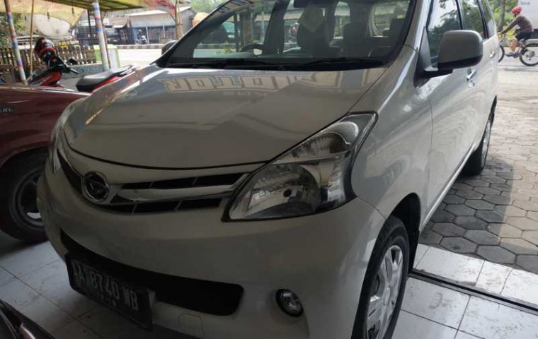 Jual Daihatsu Xenia R 2014 murah di Jawa Tengah 