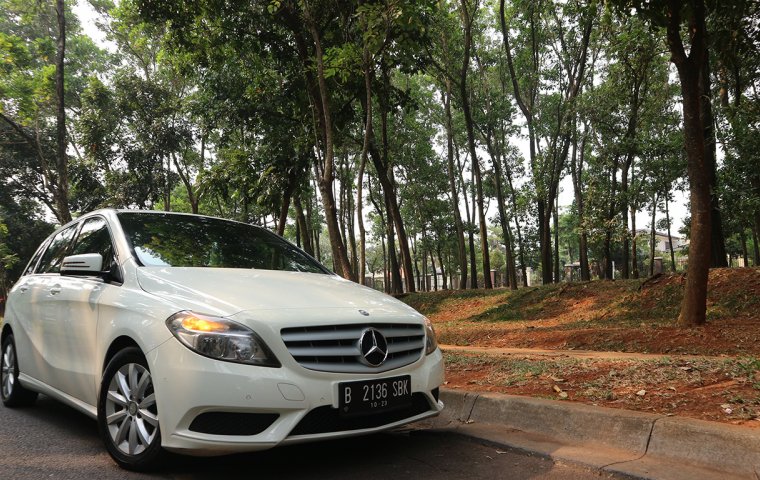 Jual cepat Mercedes-Benz B-CLass B 200 Urban 2013 bekas di Banten