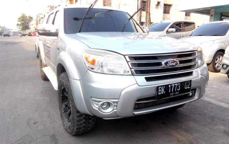 Jual cepat Ford Everest XLT 2011 di Sumatra Utara