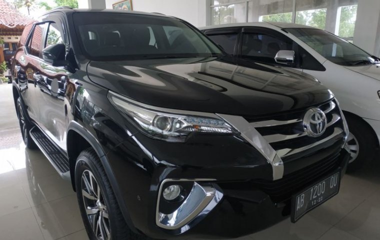 Mobil Toyota Fortuner VRZ 2018 terawat di DIY Yogyakarta