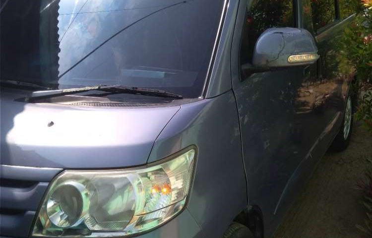 Jual cepat Daihatsu Luxio M 2010 di Lampung