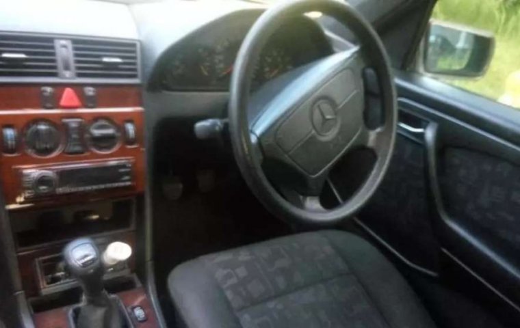 Banten, Mercedes-Benz C-Class C200 1996 kondisi terawat