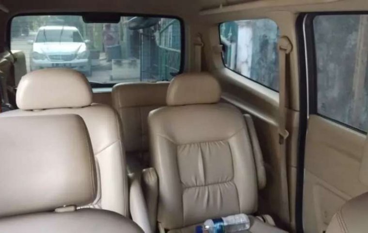 Jawa Barat, Nissan Serena 2008 kondisi terawat