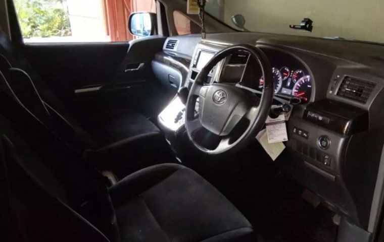 DKI Jakarta, Toyota Vellfire Z 2011 kondisi terawat