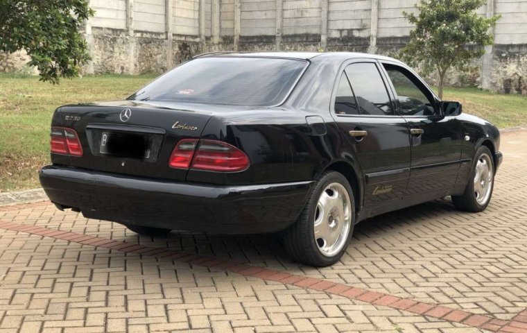 Mercedes-Benz E-Class 2019 DKI Jakarta dijual dengan harga termurah