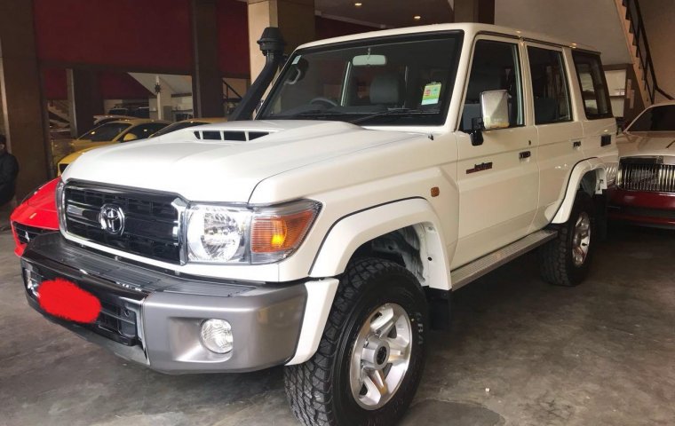 Jual mobil Toyota Land Cruiser 4.5 V8 Diesel 2018 bekas di DKI Jakarta