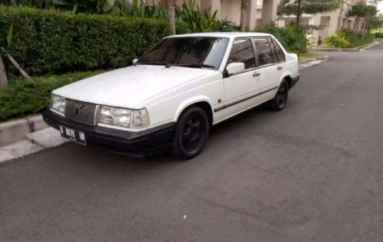 Volvo 960 1994 Jawa Barat dijual dengan harga termurah