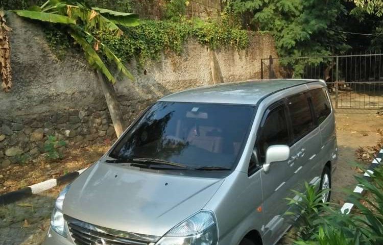 Jual mobil Nissan Serena Highway Star 2005 bekas, Banten