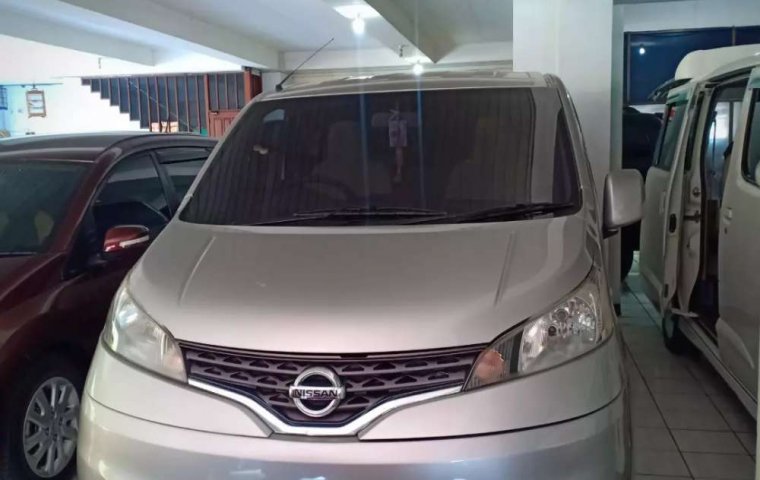 Mobil Nissan Evalia 2012 SV terbaik di Jawa Tengah