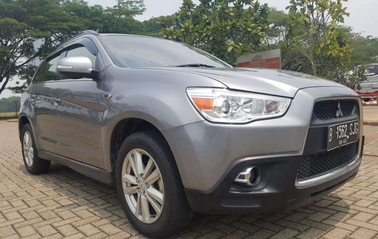 Mobil Mitshubisi Outlander Sport GLX 2.0 2012 terawat di Banten