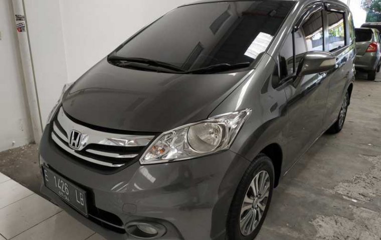 Mobil Honda Freed 1.5 2014 terawat di DIY Yogyakarta
