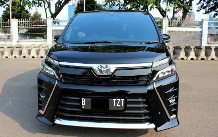 Jual mobil bekas TOYOTA  2.0 VOXY AUTOMATIC 2018 di DKI Jakarta