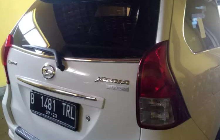 Jawa Timur, Daihatsu Xenia R DLX 2013 kondisi terawat