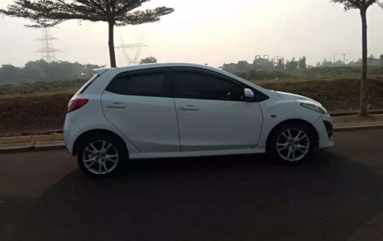 Banten, Mazda 2 R 2010 kondisi terawat