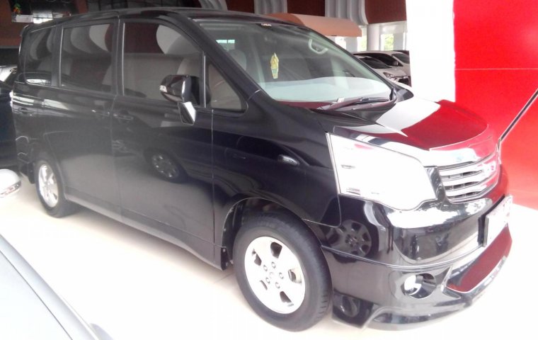 Sumatera Utara, dijual mobil Toyota NAV1 V 2013 bekas