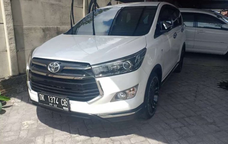 Toyota Venturer 2017 Bali dijual dengan harga termurah