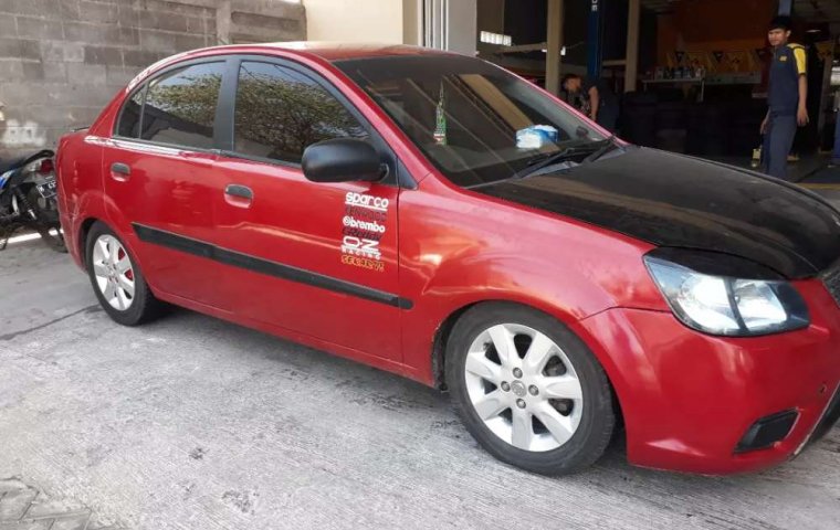 Mobil Kia Rio 2010 terbaik di Jawa Tengah