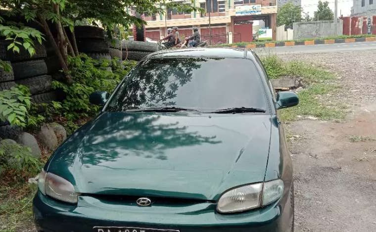 Mobil Hyundai Cakra 1996 dijual, Sumatra Barat