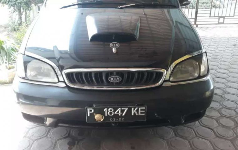 Jawa Timur, Kia Carnival 2000 kondisi terawat