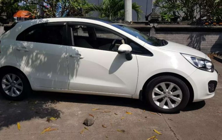 Kia Rio 2012 Bali dijual dengan harga termurah