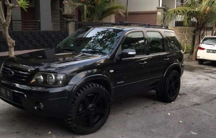 Mobil Ford Escape 2007 XLT dijual, Bali