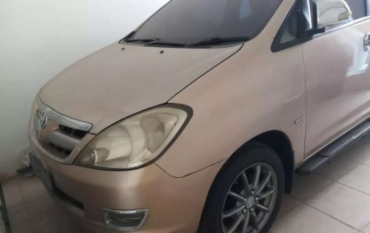 Jawa Timur, jual mobil Toyota Kijang Innova G 2004 dengan harga terjangkau