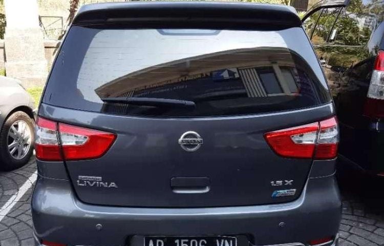 Mobil Nissan Grand Livina 2015 XV terbaik di DIY Yogyakarta