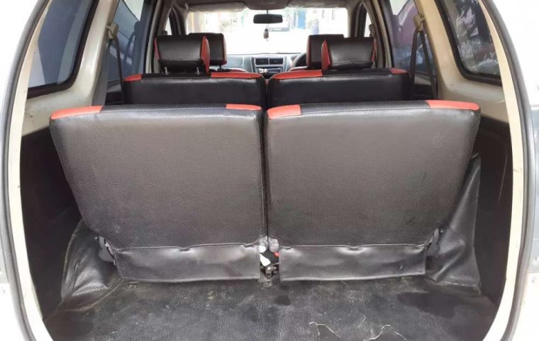 Mobil Daihatsu Xenia 2014 M STD terbaik di Banten