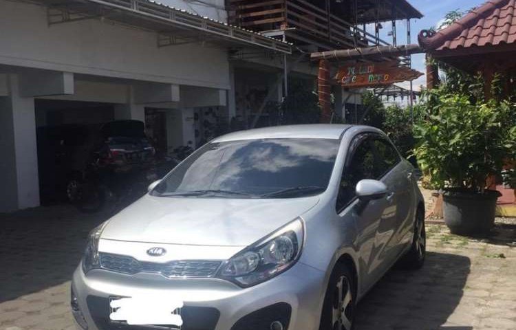 Kia Rio 2013 DIY Yogyakarta dijual dengan harga termurah