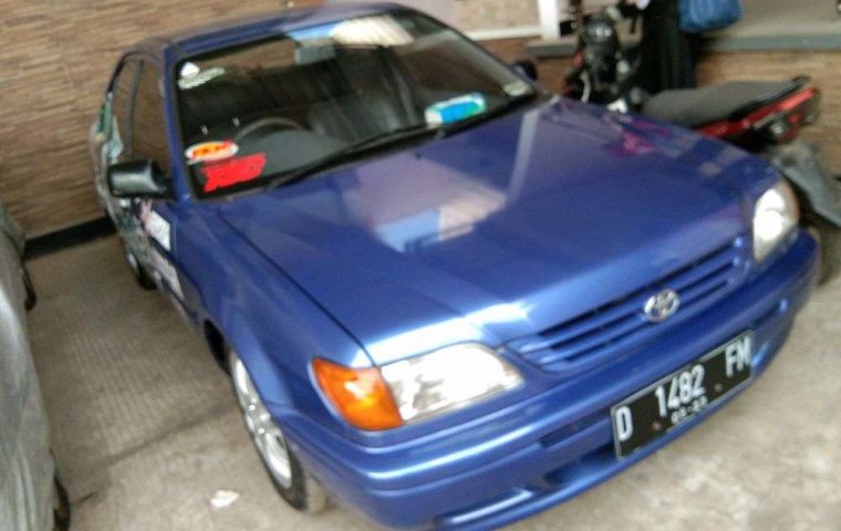 Mobil Toyota Soluna 2000 XLi terbaik di Jawa Barat