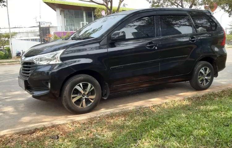 Jual mobil bekas murah Daihatsu Xenia R STD 2015 di DKI Jakarta