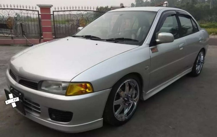 Jual mobil Mitsubishi Lancer 2000 bekas, Sumatra Barat