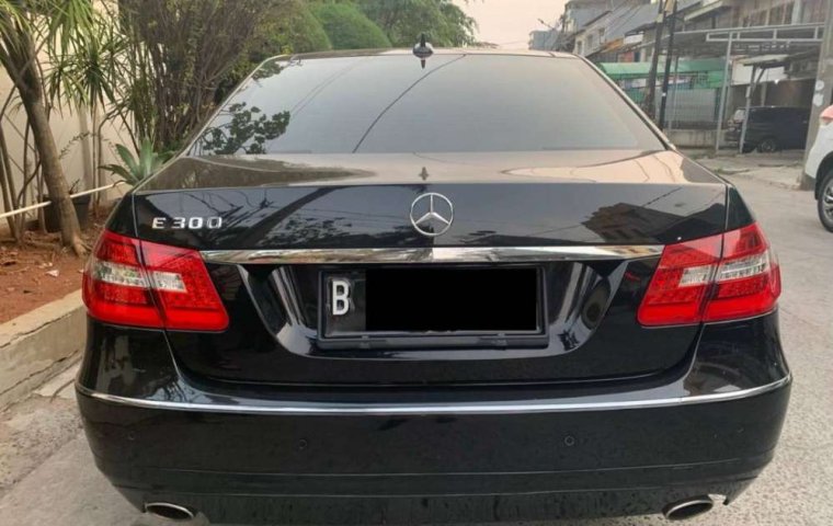 Mobil Mercedes-Benz E-Class 2011 E 300 dijual, DKI Jakarta