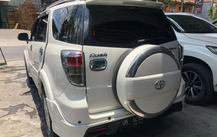 Mobil Toyota Rush 2014 TRD Sportivo terbaik di Bali