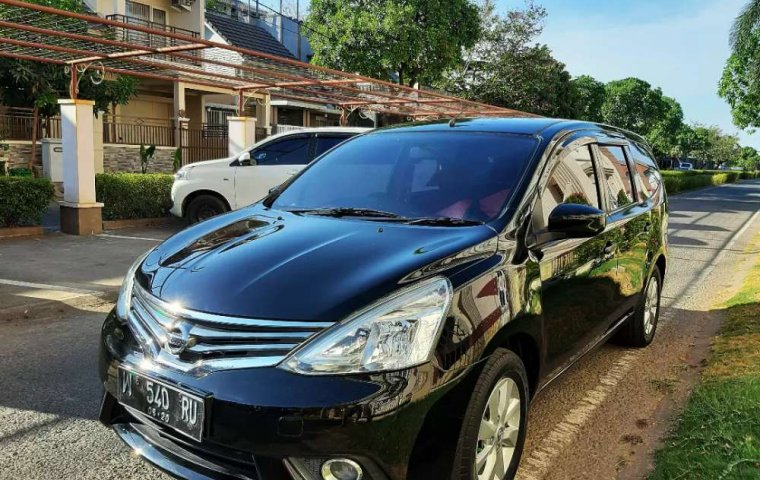 Dijual mobil bekas Nissan Grand Livina XV, Jawa Timur 