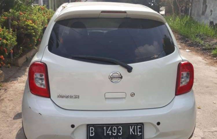 Mobil Nissan March 2015 terbaik di Jawa Barat