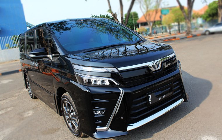 Jual cepat mobil Voxy 2018 di DKI Jakarta