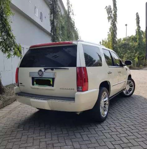 Cadillac Escalade 2010 Sumatra Utara dijual dengan harga termurah